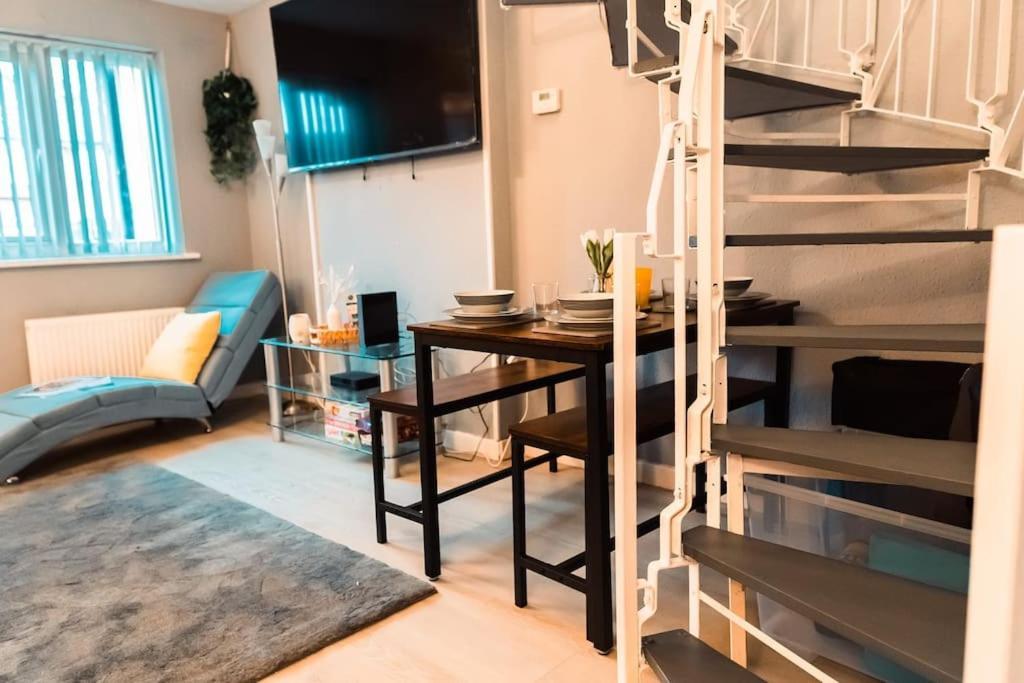 Ferienhaus Elegant 2 Bed With Hot Tub And A Host Of Amenities *