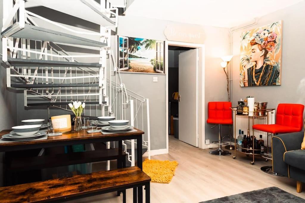 Elegant 2 Bed With Hot Tub And A Host Of Amenities Ferienhaus *