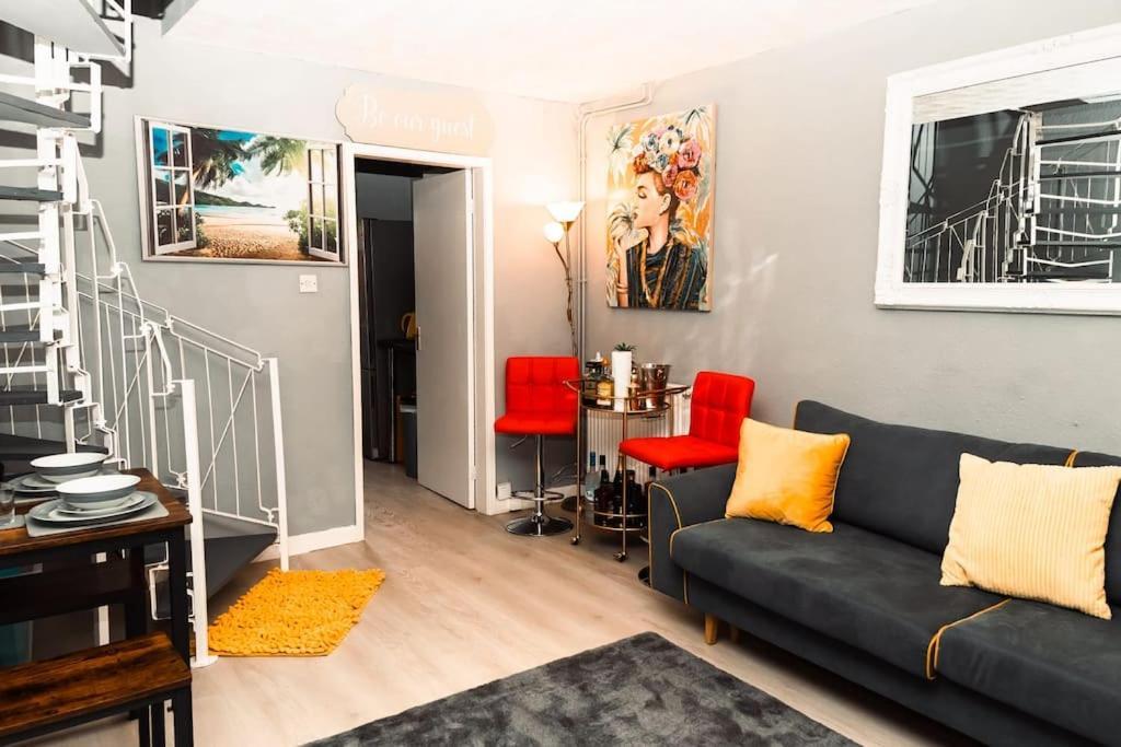 Elegant 2 Bed With Hot Tub And A Host Of Amenities Ferienhaus