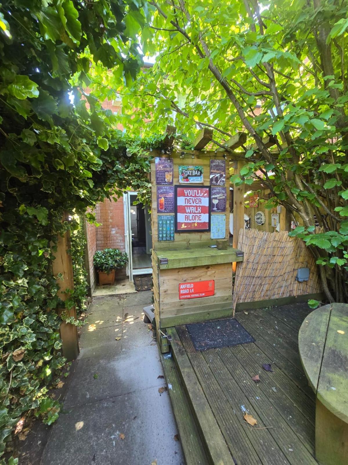 Elegant 2 Bed With Hot Tub And A Host Of Amenities Hébergement de vacances Liverpool