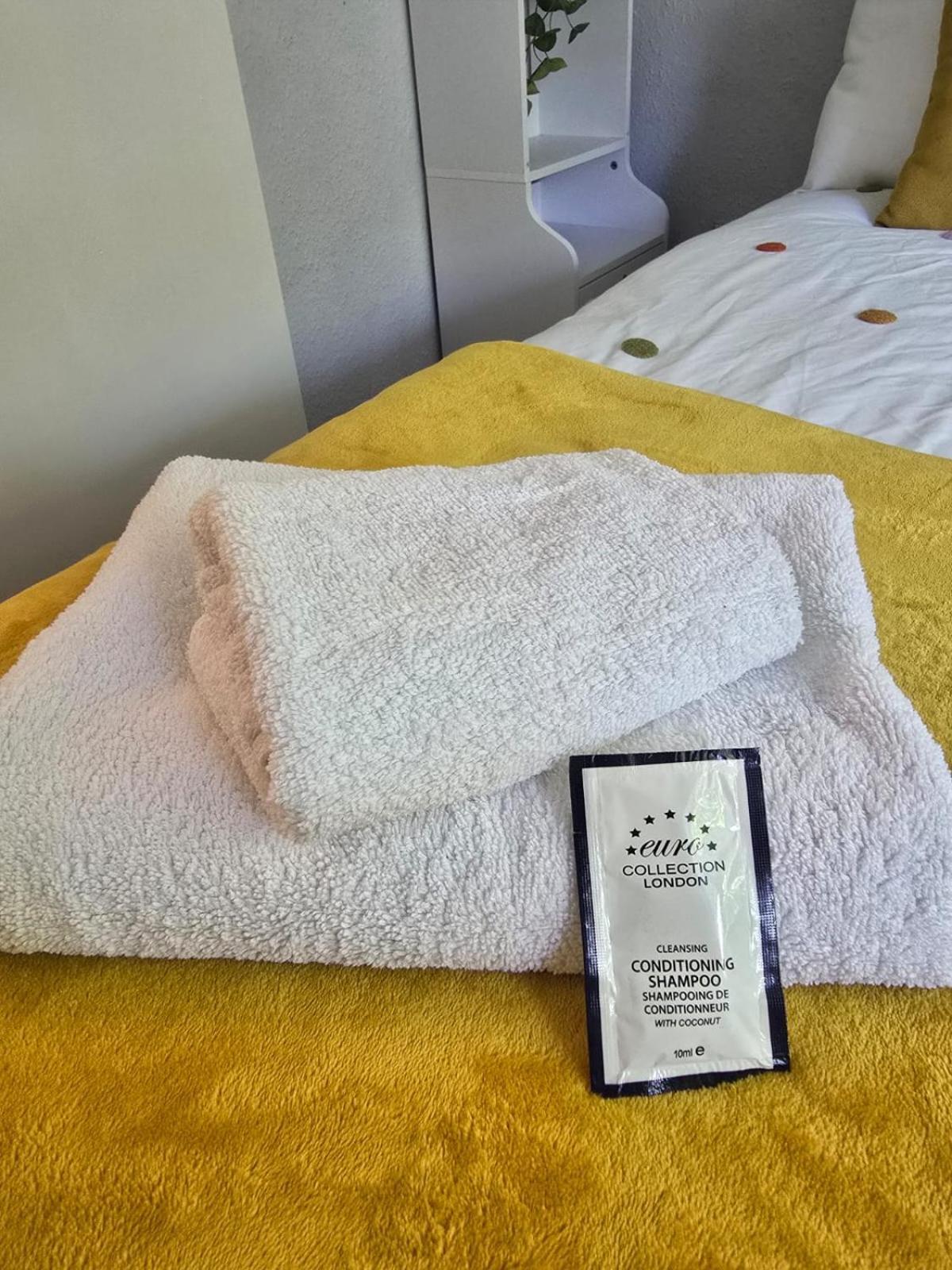 Elegant 2 Bed With Hot Tub And A Host Of Amenities Hébergement de vacances