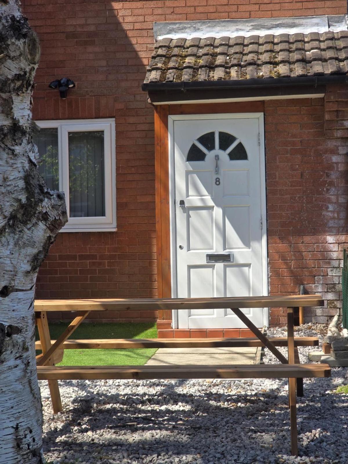 Hébergement de vacances Elegant 2 Bed With Hot Tub And A Host Of Amenities Liverpool